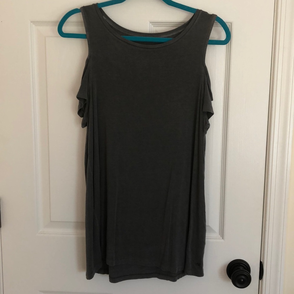Gray soft and sexy tee with cut out shoulders M